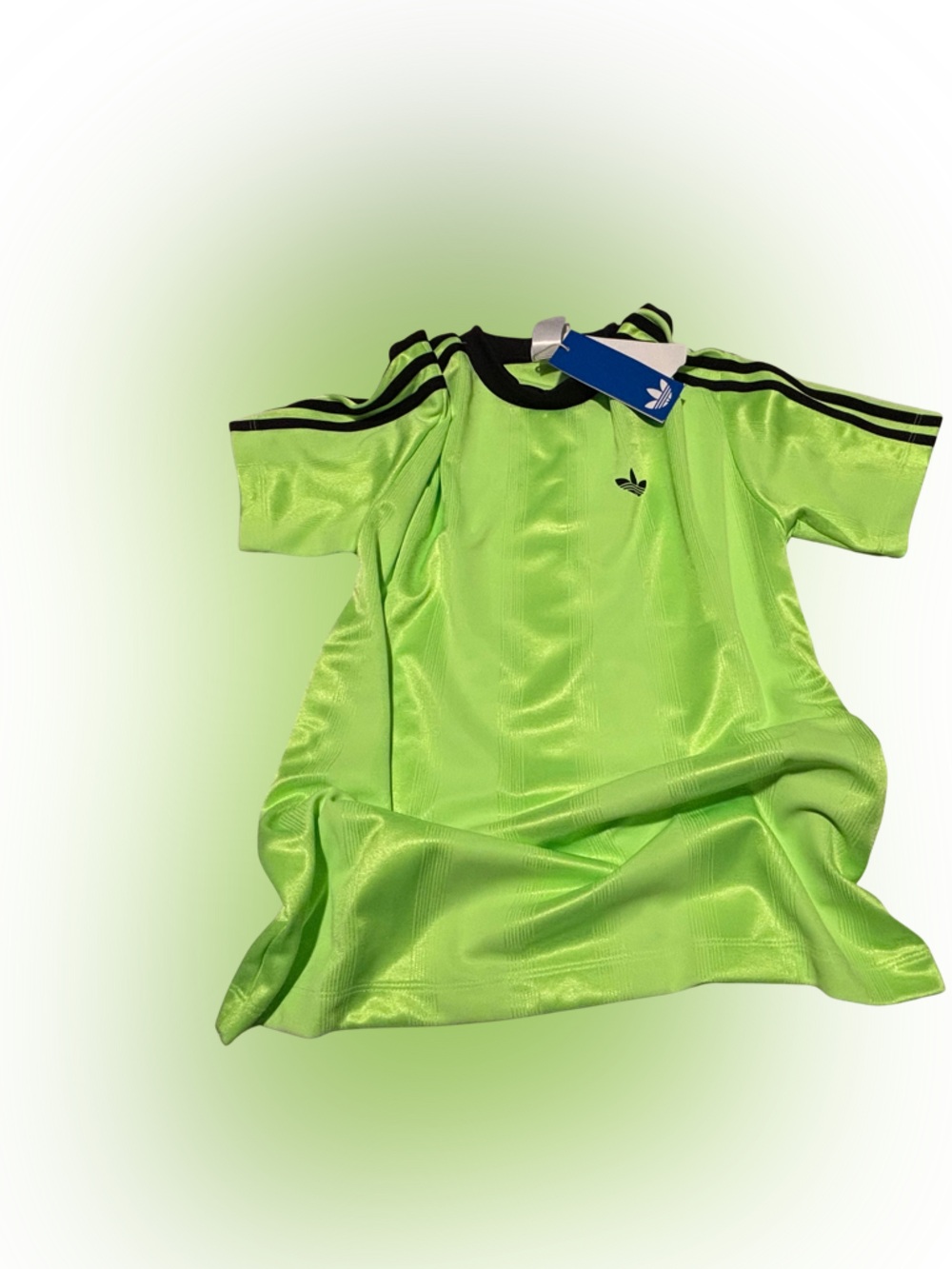 adidas women’s Jacquard tee color: signal green, size MEDIUM NEW